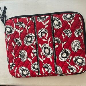 Vera Bradley Laptop Case - Deco Daisy Pattern